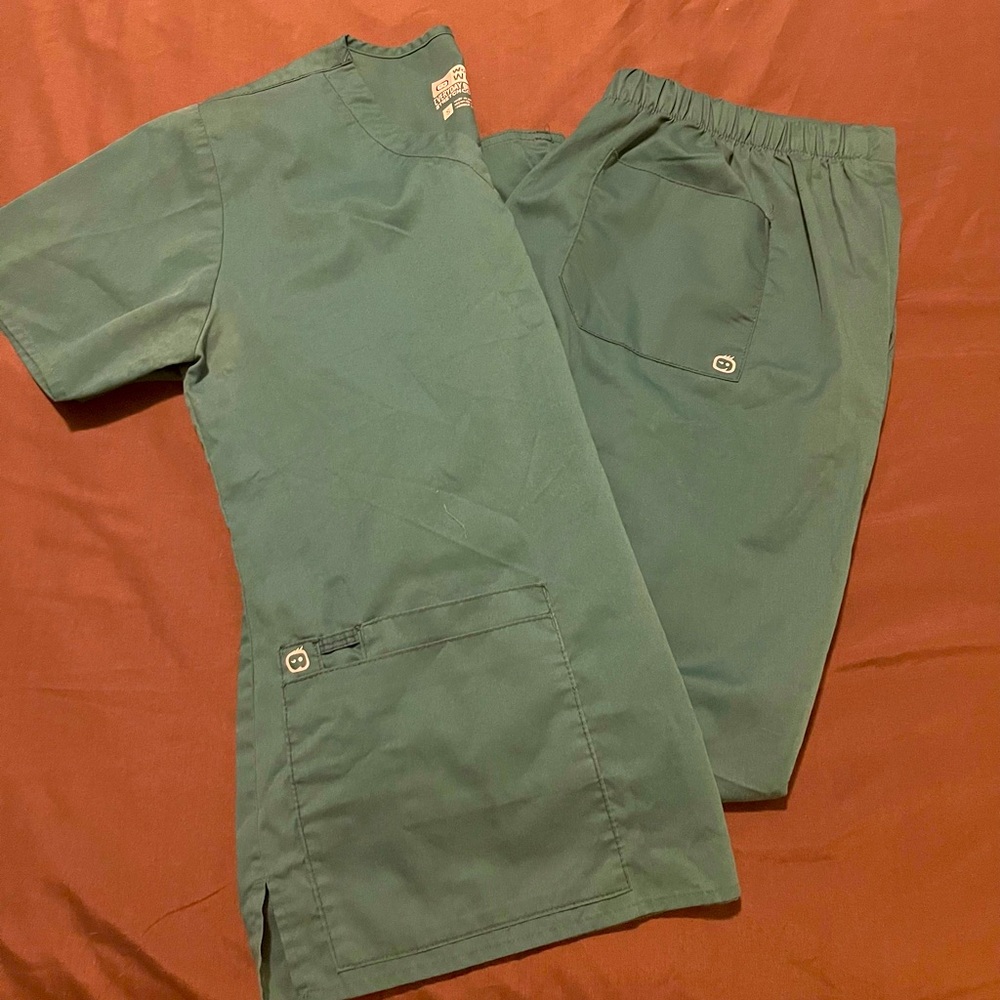 WonderWink scrub set